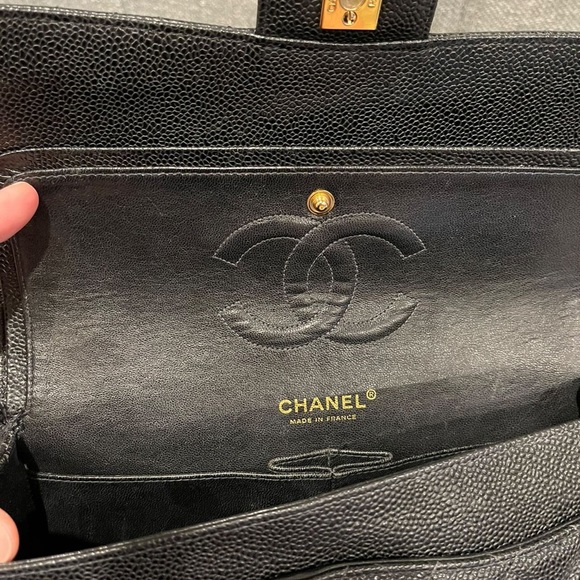 Chanel medium caviar classic bag - Picture 5 of 12